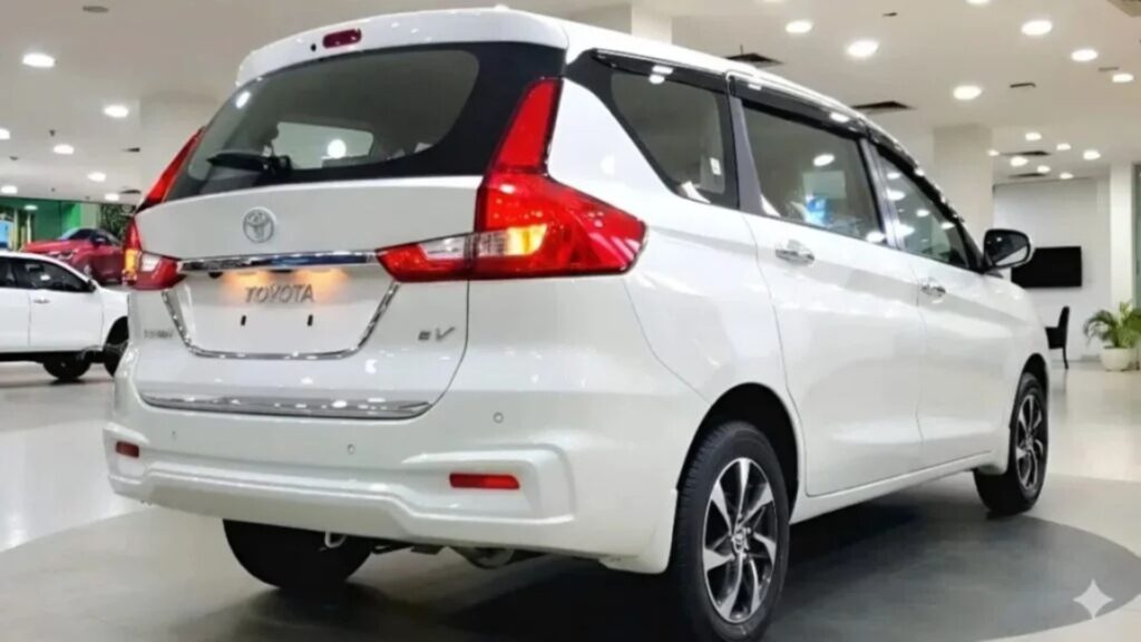 7-Seater Family Car with 32 KMPL Mileage at Just ₹14,450 EMI – A Smart Alternative to Maruti Ertiga